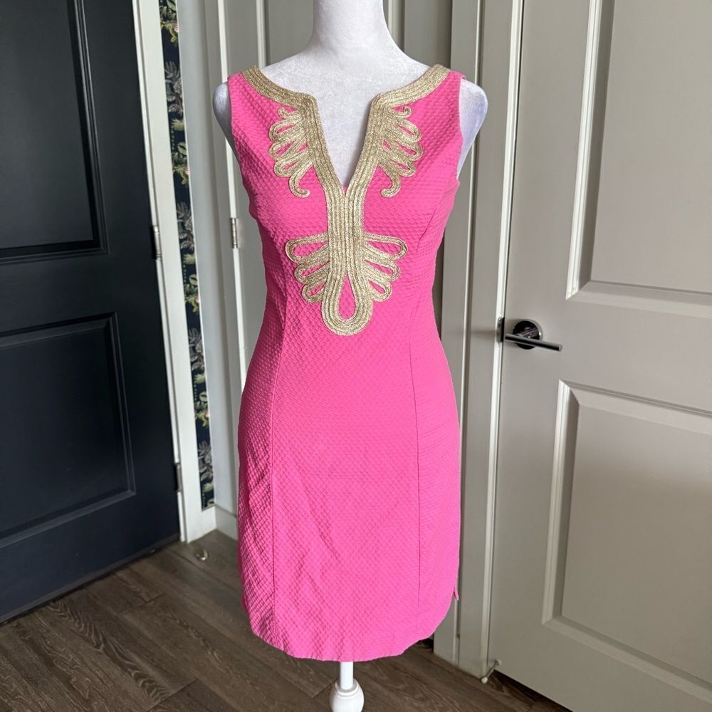 Lilly Pulitzer Janice Shift Dress in Pink with Gold Detail Size 00